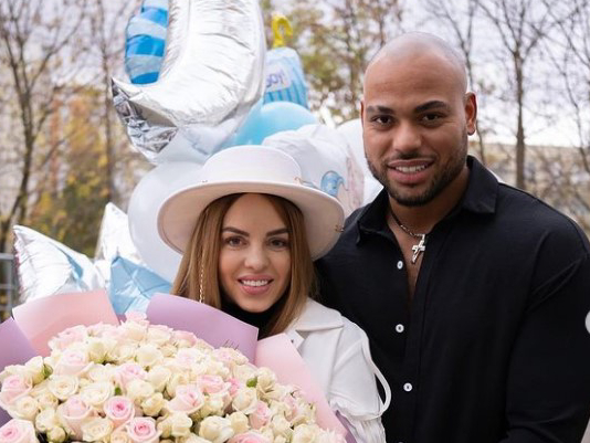 Не выходят на связь: пропали звезды «Дома 2» Ефременкова и Мондезир