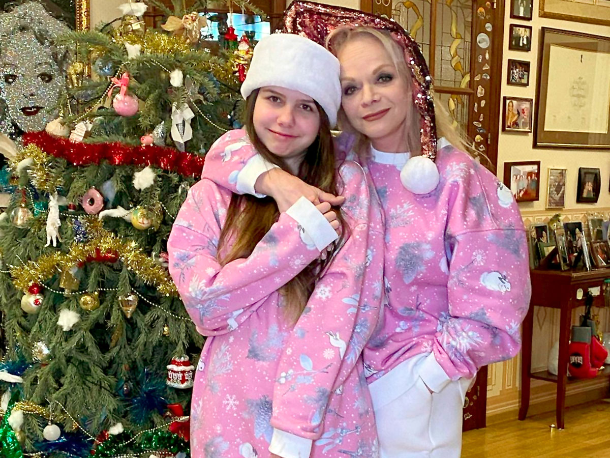 Долина запретила ученицам петь в критические дни