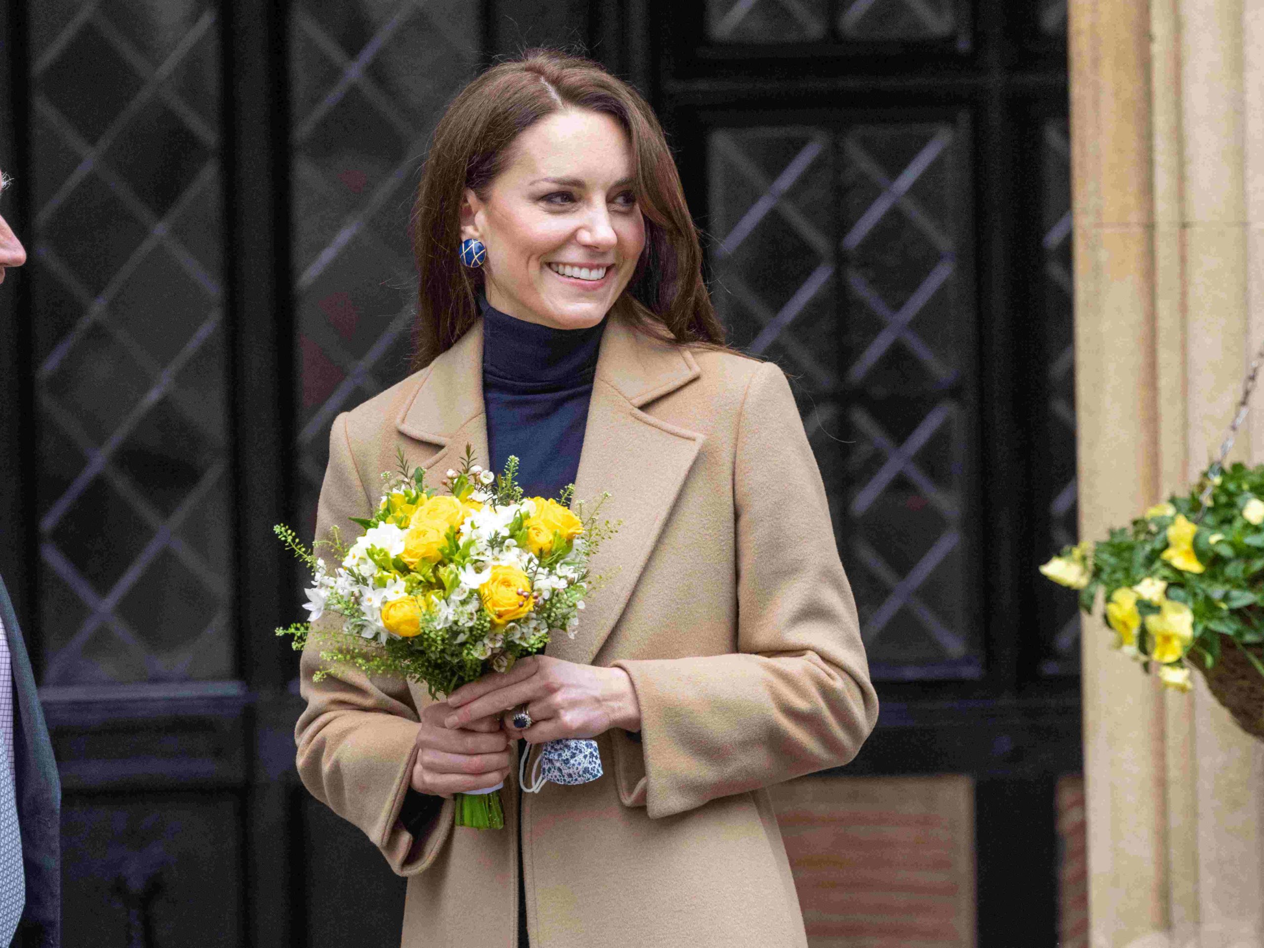 Почерневшие комочки: Кейт Миддлтон опозорилась перед стариками