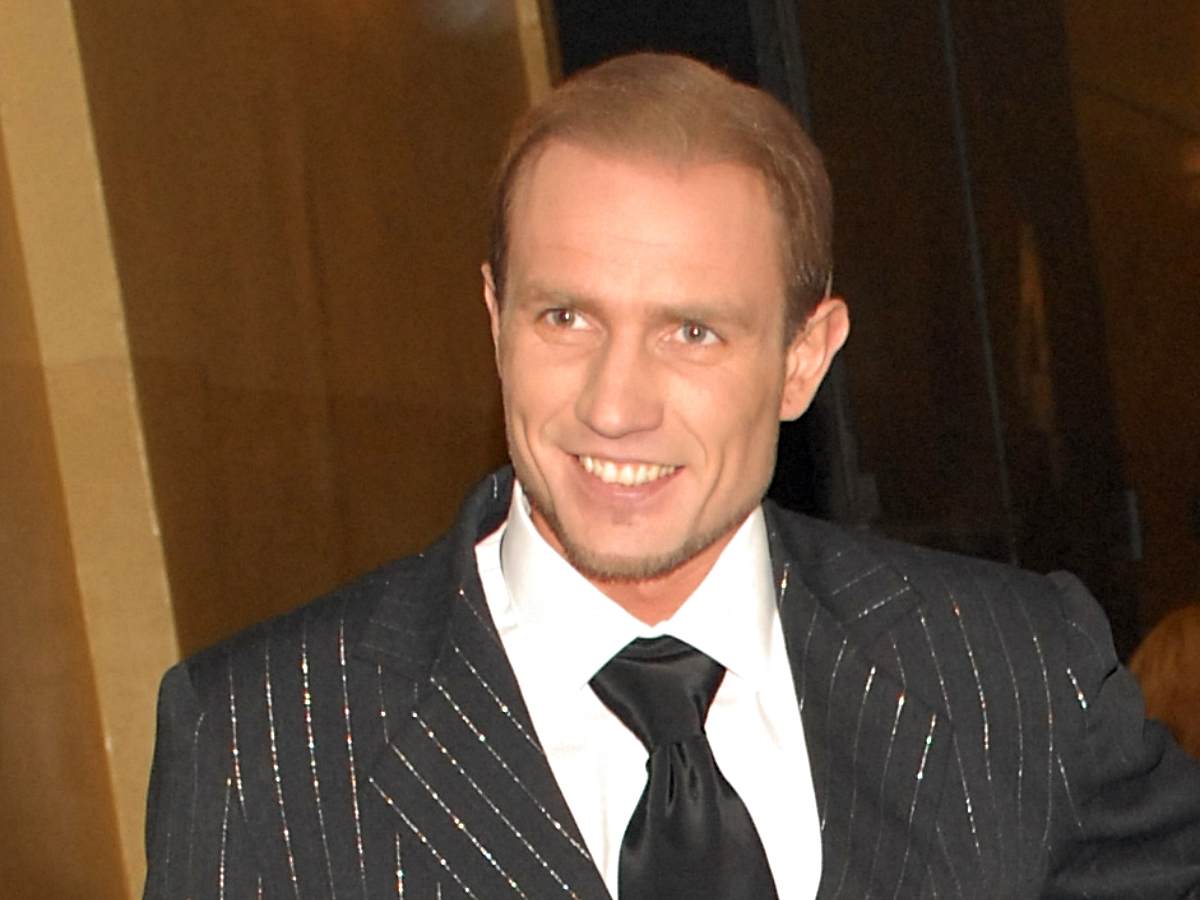 Остается только молиться: близкий человек не может связаться с Костомаровым после ампутации