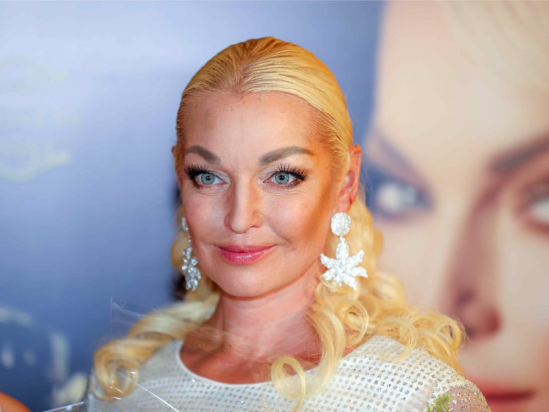 Печальный конец: Анастасия Волочкова истекла кровью прямо на сцене