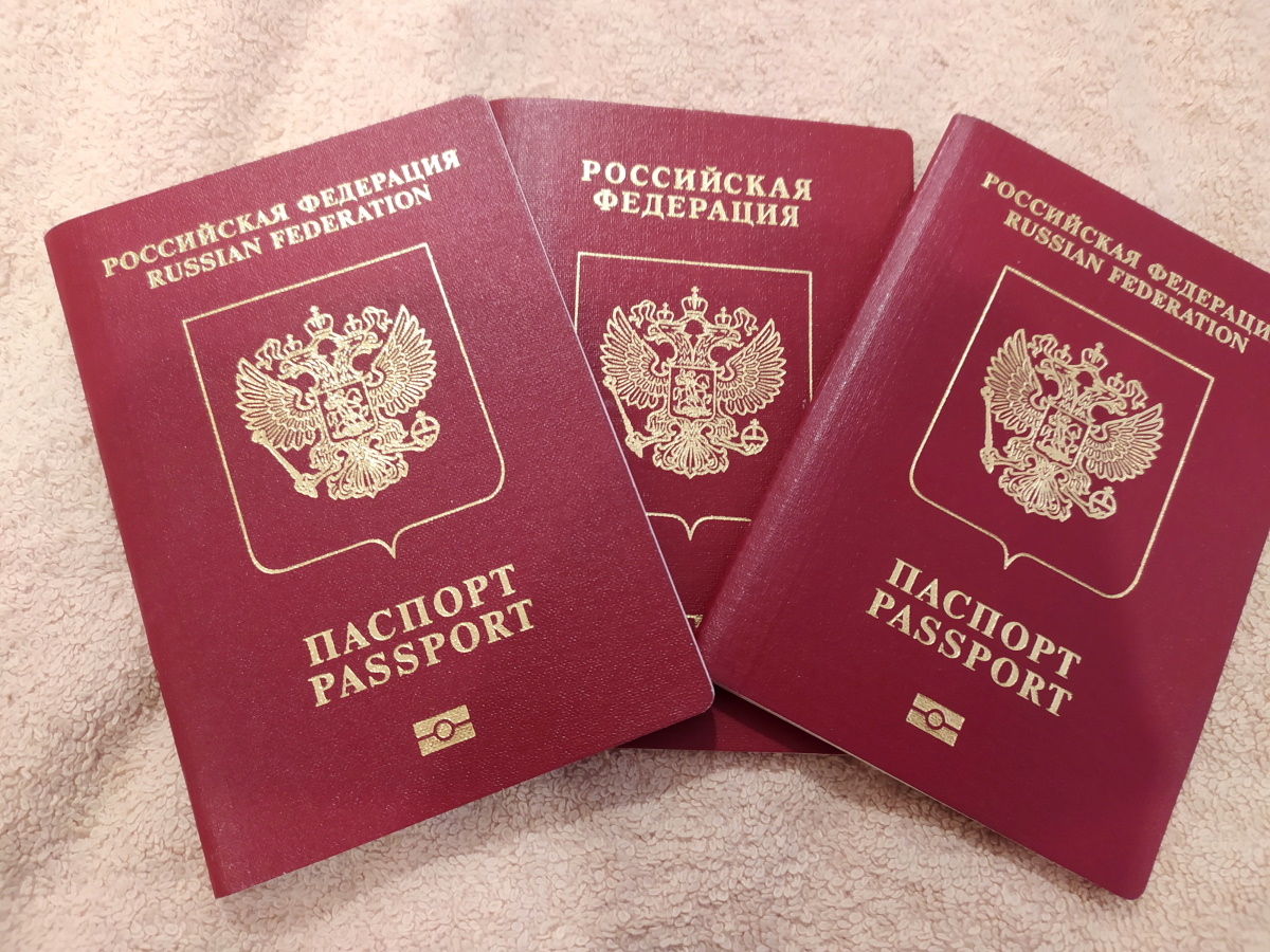 Паспорт «Чем быстрее, тем лучше»: Владимир Путин одобрил инициативу о замене бумажных паспортов на цифровые