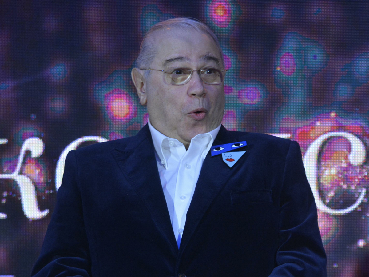 Евгений Петросян