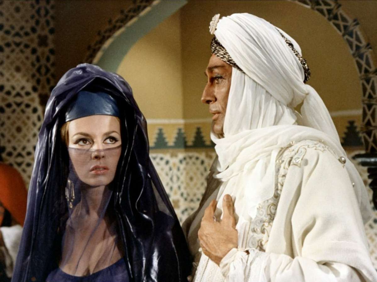 Падишах страдал во время съемок, а роль евнуха сыграл победитель «Евровидения-1961»: необычные факты о фильме «Анжелика и султан»