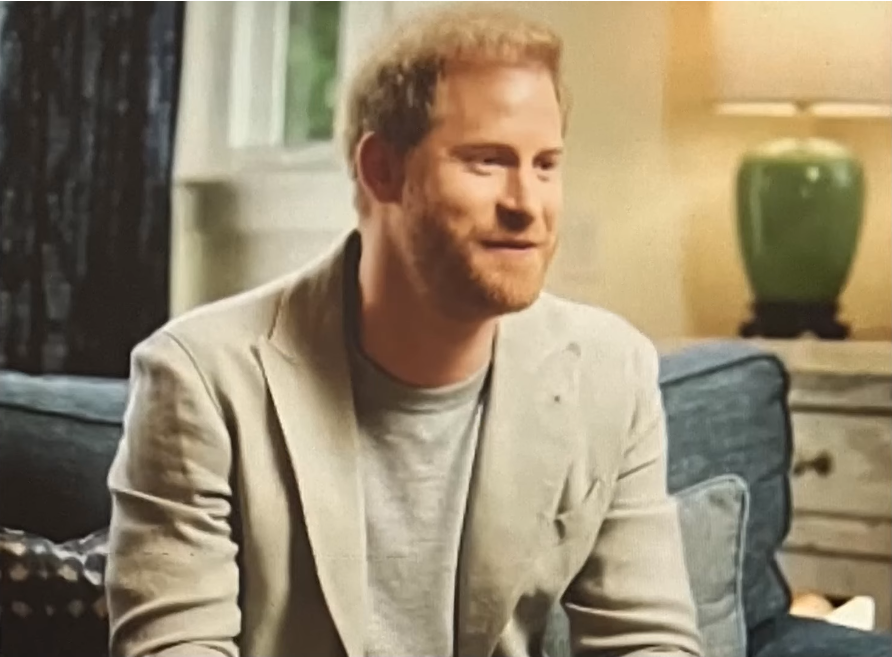 «Высасывают всю злющую рыжую кровь»: на тяжелобольного принца Гарри больно смотреть