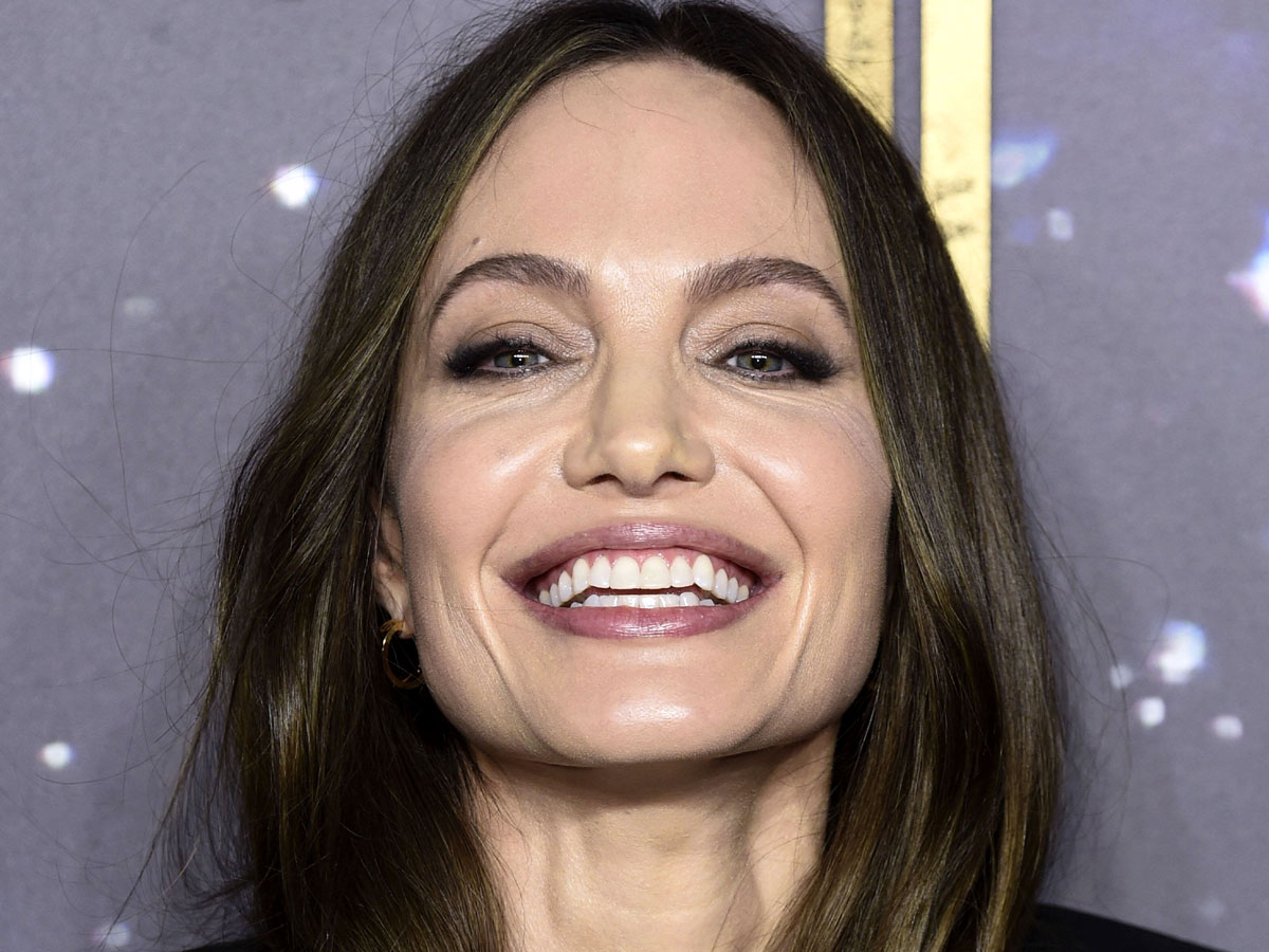 Анджелина Джоли сыграет диву с разрушившимся голосом