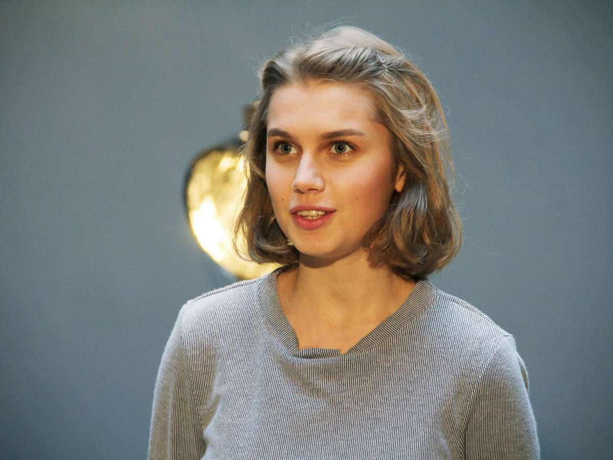 «Давно пора забыть этого идиота»: расставшаяся со Смольяниновым Мельникова в свадебном платье озвучила приятную новость