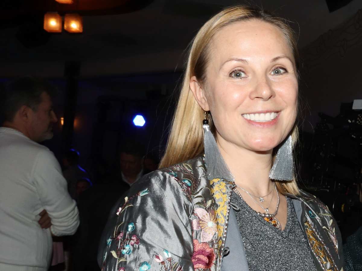 Не муж: вернувшуюся в Россию Дину Корзун сняли с брутальным красавцем