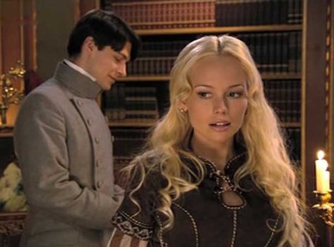 Елена Корикова в сериале «Бедная Настя»