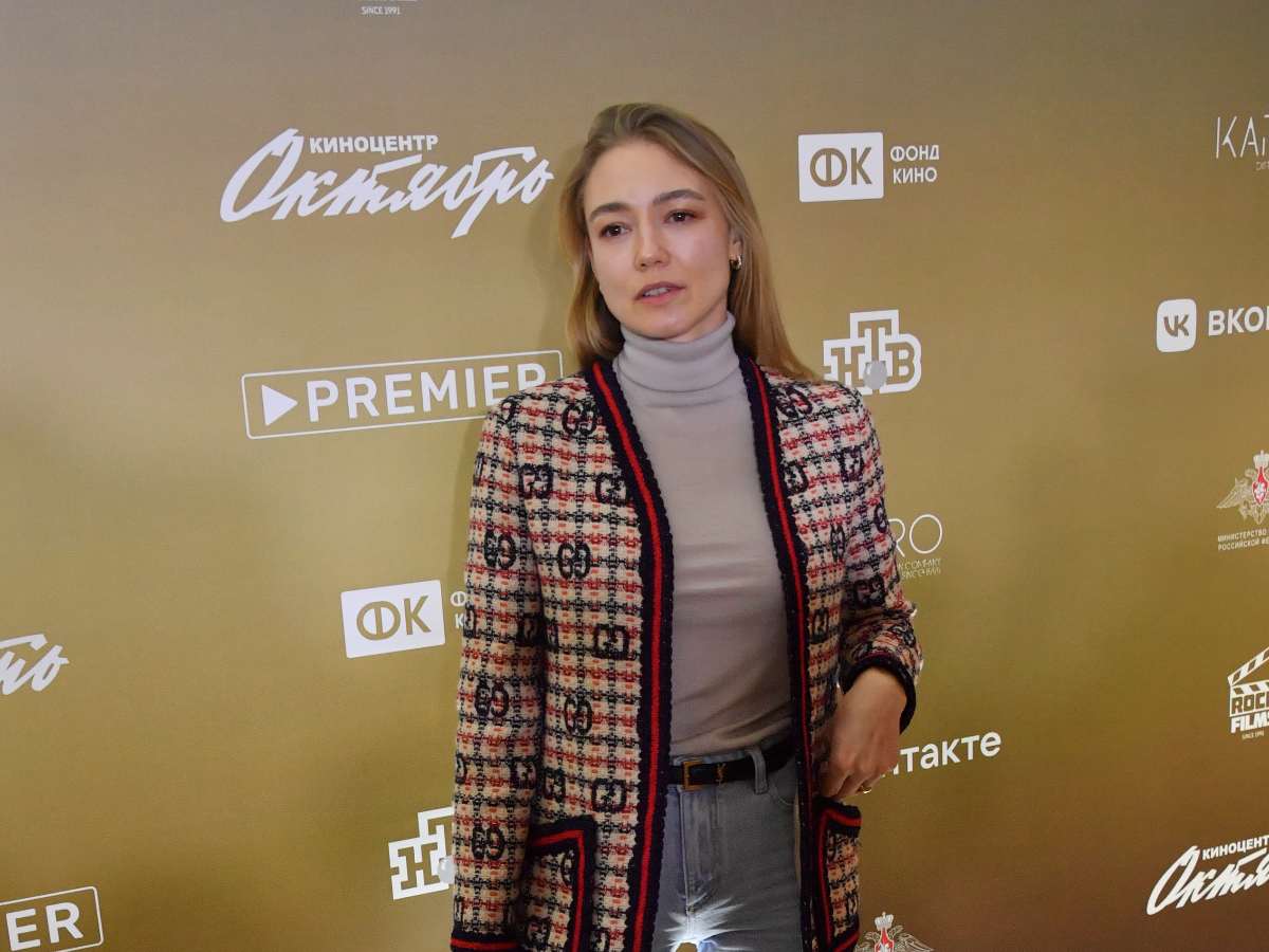 Брезгливо сморщилась: известная актриса странно отреагировала на поцелуй Акиньшиной