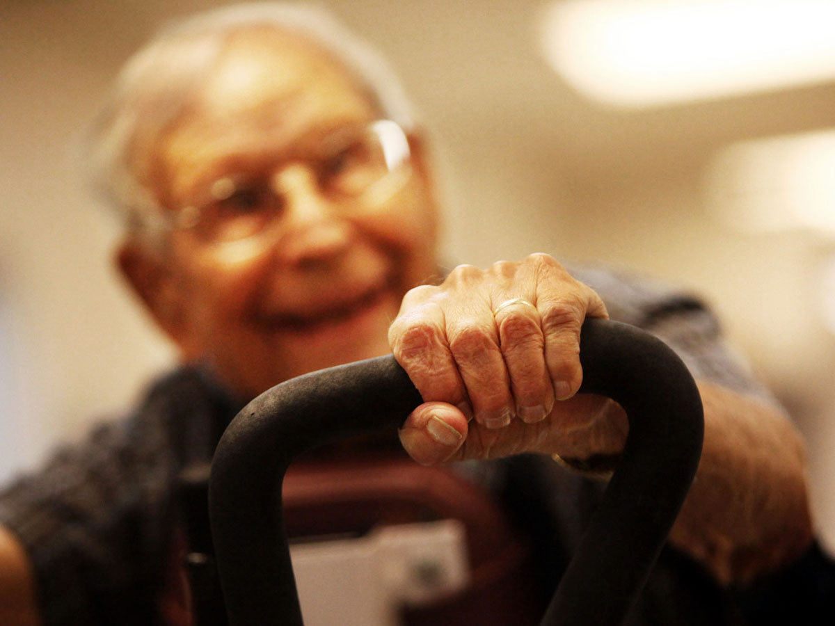 До дрожи в конечностях: болезнь Паркинсона чаще всего накрывает праведников и трезвенников