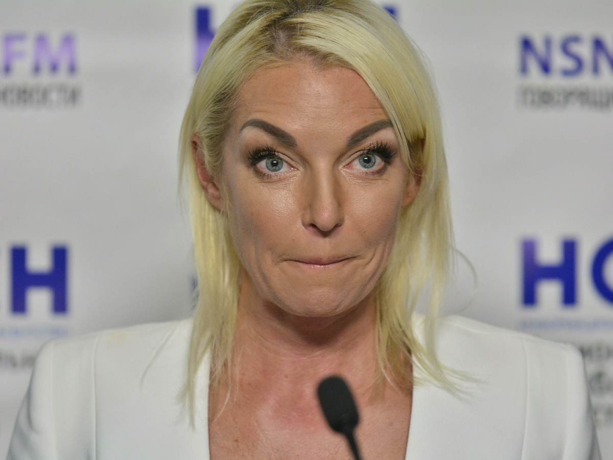 «Бинго-Бонго в стрингах»: изголодавшаяся Волочкова зажала между ног огромный ствол