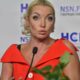 Счастливая Волочкова объявила о свадьбе и рухнула с вертикального шпагата
