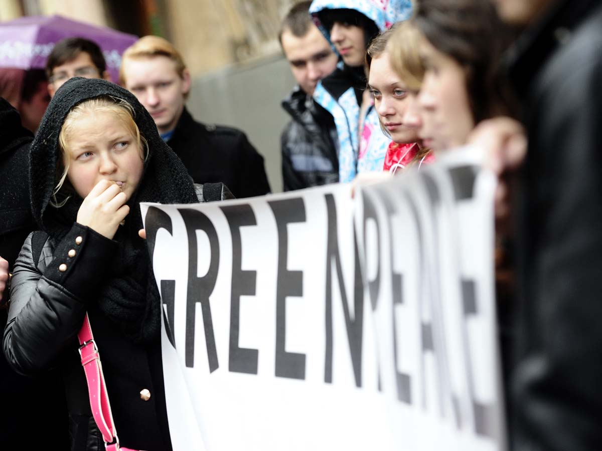 За что в России хотят запретить Greenpeace: подробности