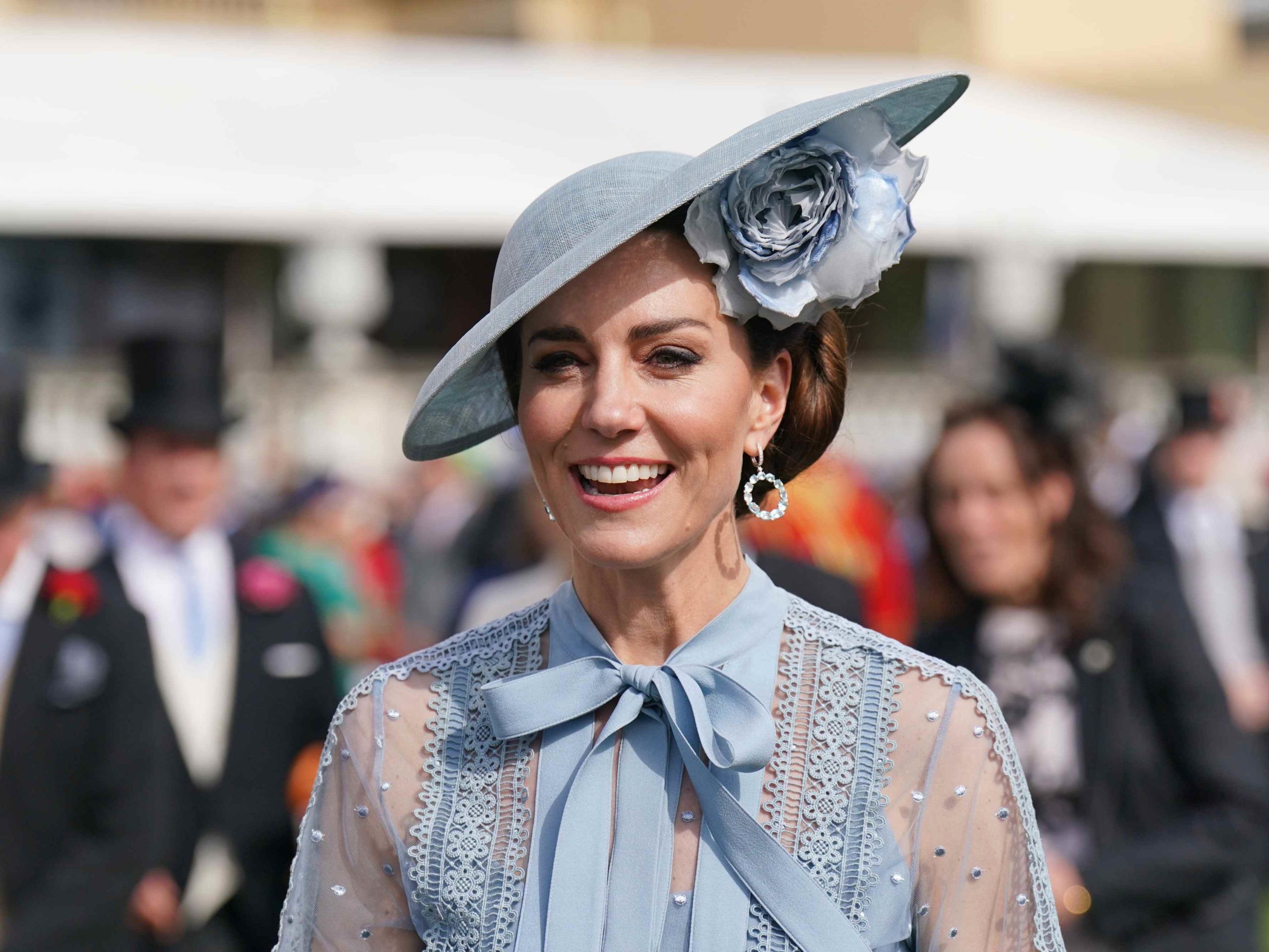 Схватила прямо за голову: на Кейт Миддлтон напали на улице