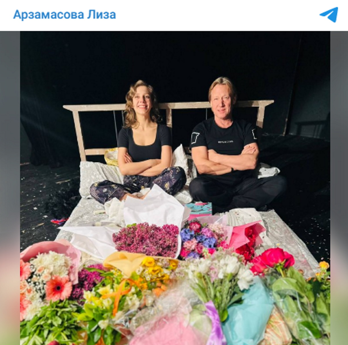 Старше Авербуха: Лизу Арзамасову застукали в постели с известным блондином