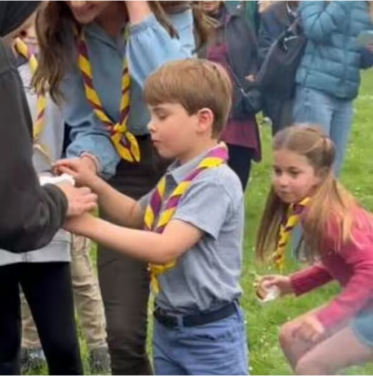 Подняла с земли и съела: дочь Миддлтон поймали за отвратительным занятием