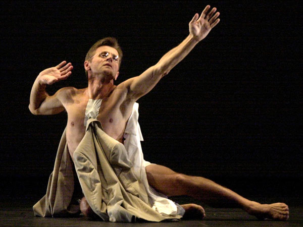 Барышников уговорил «друга» бежать из СССР, а потом уволил из театра!