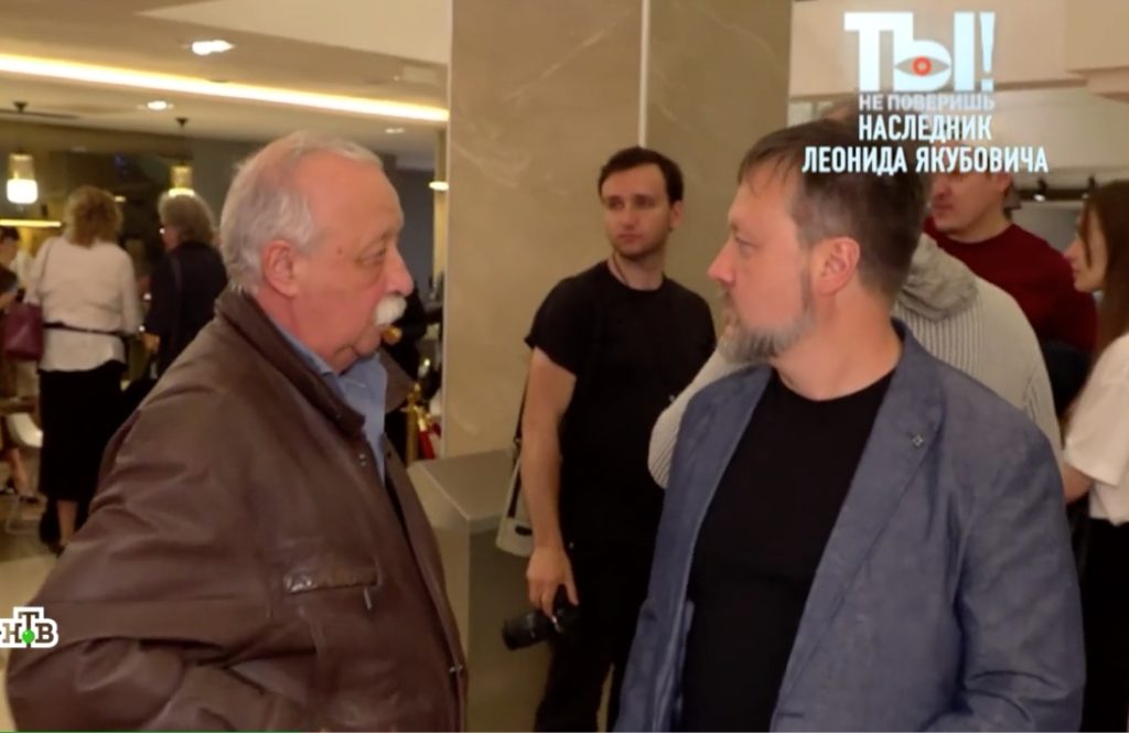 Якубович вывел в свет неизвестного сына: копия отца, даже усы одинаковые