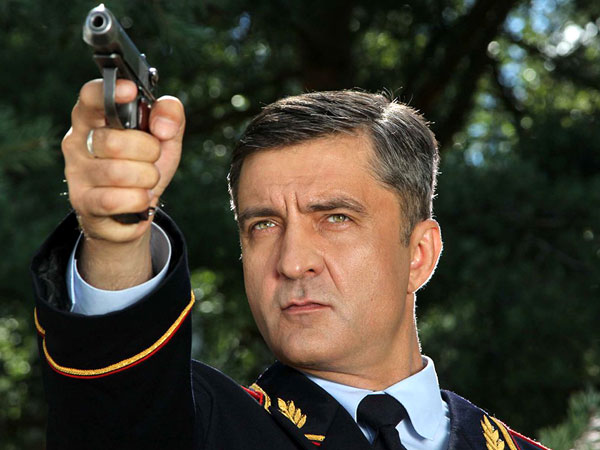 В роли генерала Расторгуева в сериале «Шеф. Игра на повышение»