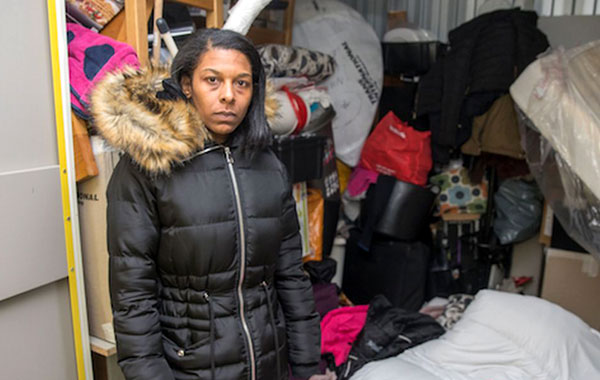 Сын Джулии - миллионер, но ей приходится бродяжничать