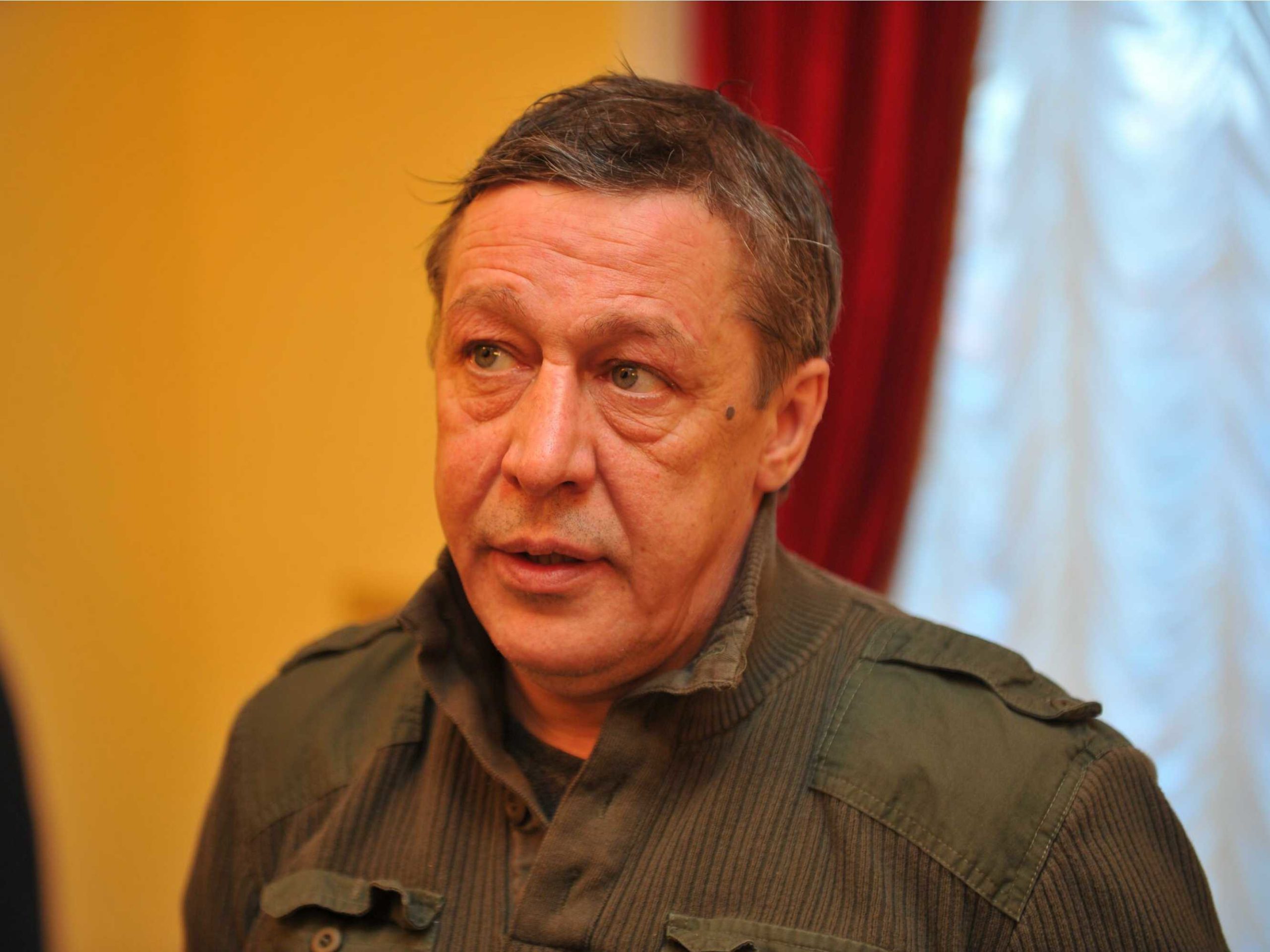 Сына Ефремова обнаружили под окнами собственного дома