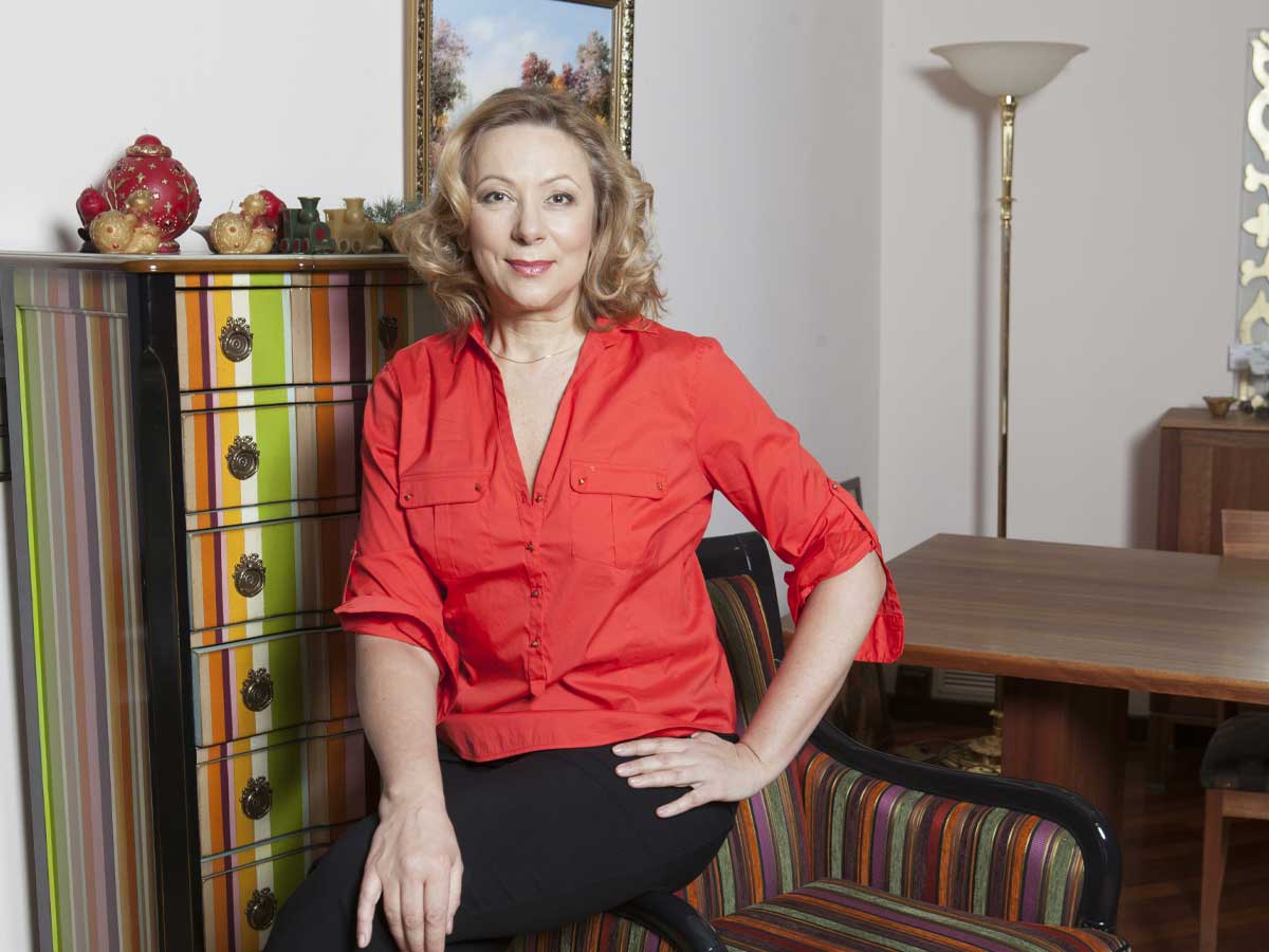 Устроилась в Греции и плюет в Россию: как живет Оксана Мысина****