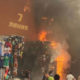 Раскиданные тряпки, ядовитый дым: пугающее видео с горящего рынка «Садовод»