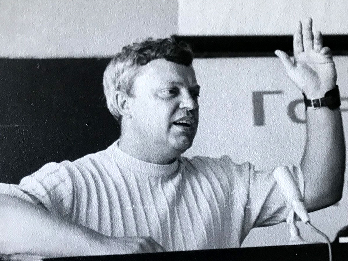 Ушедшую в народ фразу «Спасибо деду за Победу» придумал известный поэт-песенник