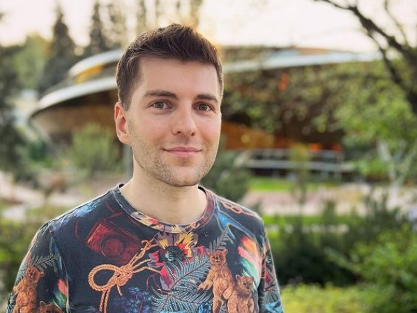 Горячая брюнетка: Дмитрий Борисов перестал скрывать свою спутницу