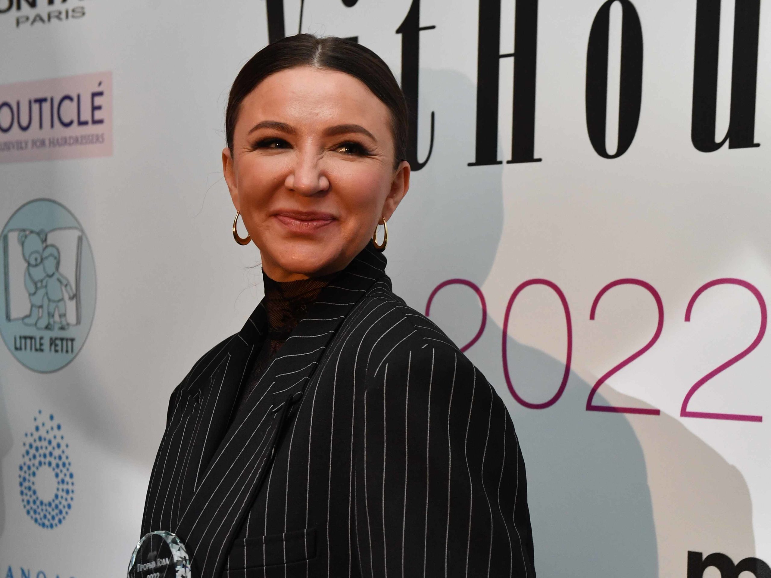 Говорит только с няней и водителем: что происходит с подозреваемой в мошенничестве Еленой Блиновской