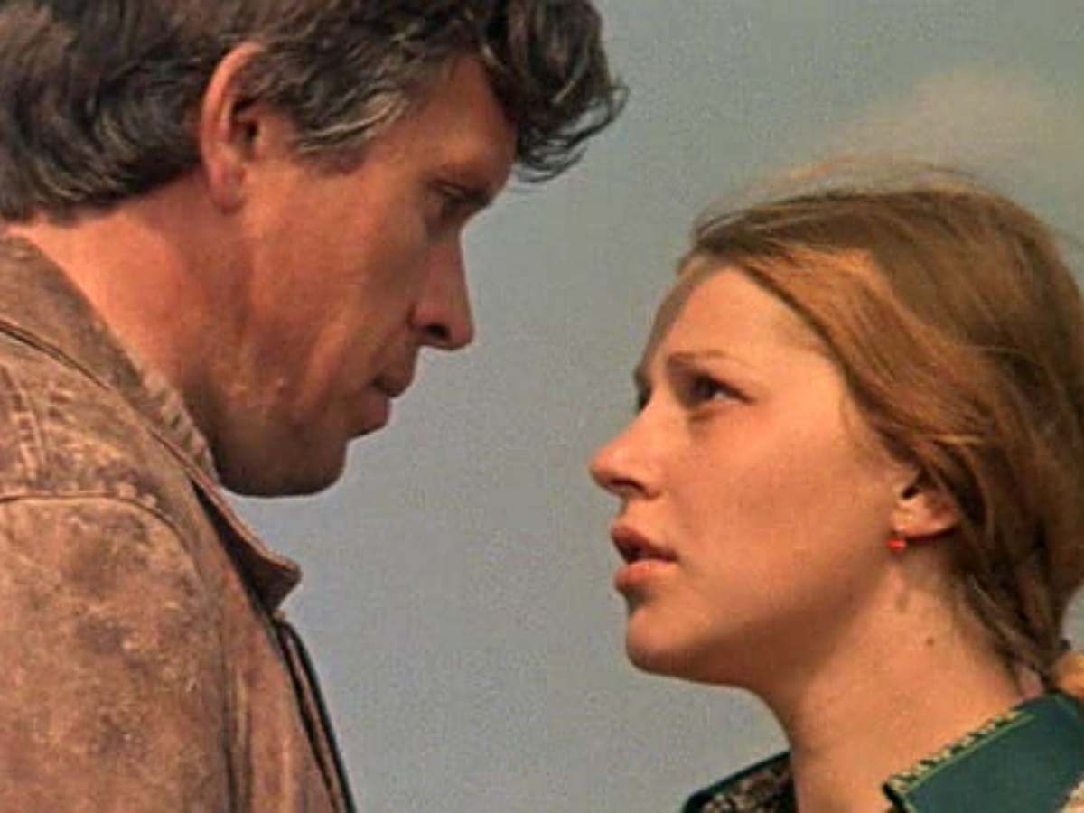 Проханов едва не потерял слух, а Каменкова получила путевку в жизнь: что осталось за кадром фильма «Молодая жена»