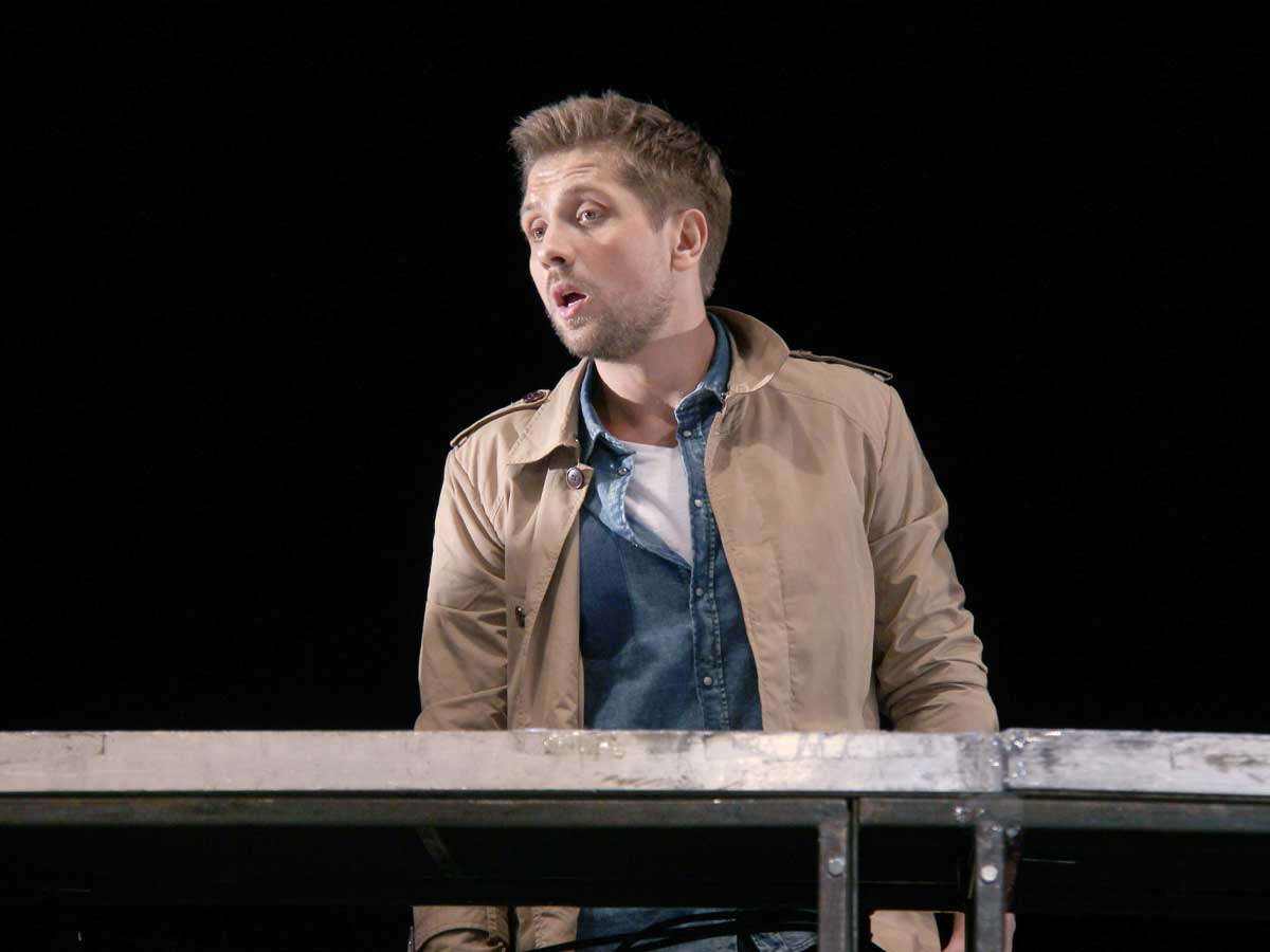 "57 лет": Маякин после заявления о свадьбе проболтался о возрасте Муцениеце