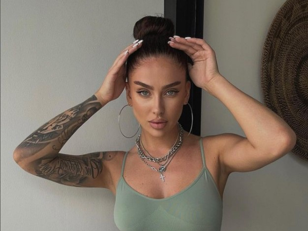 "Скажу по секрету": Мусульбес сообщила о беременности после отъезда Капаклы