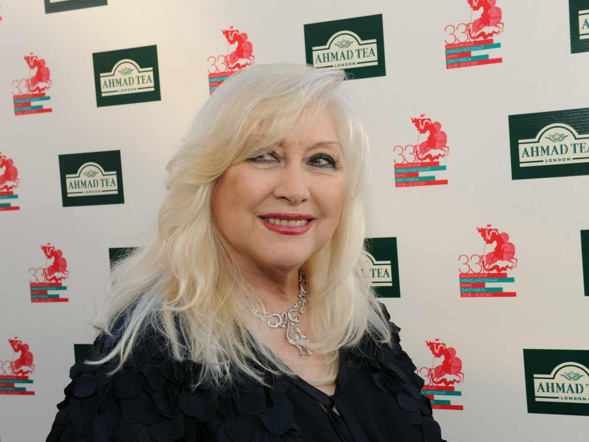 Жила за счет известного ведущего: о чем молчала Мирошниченко перед смертью