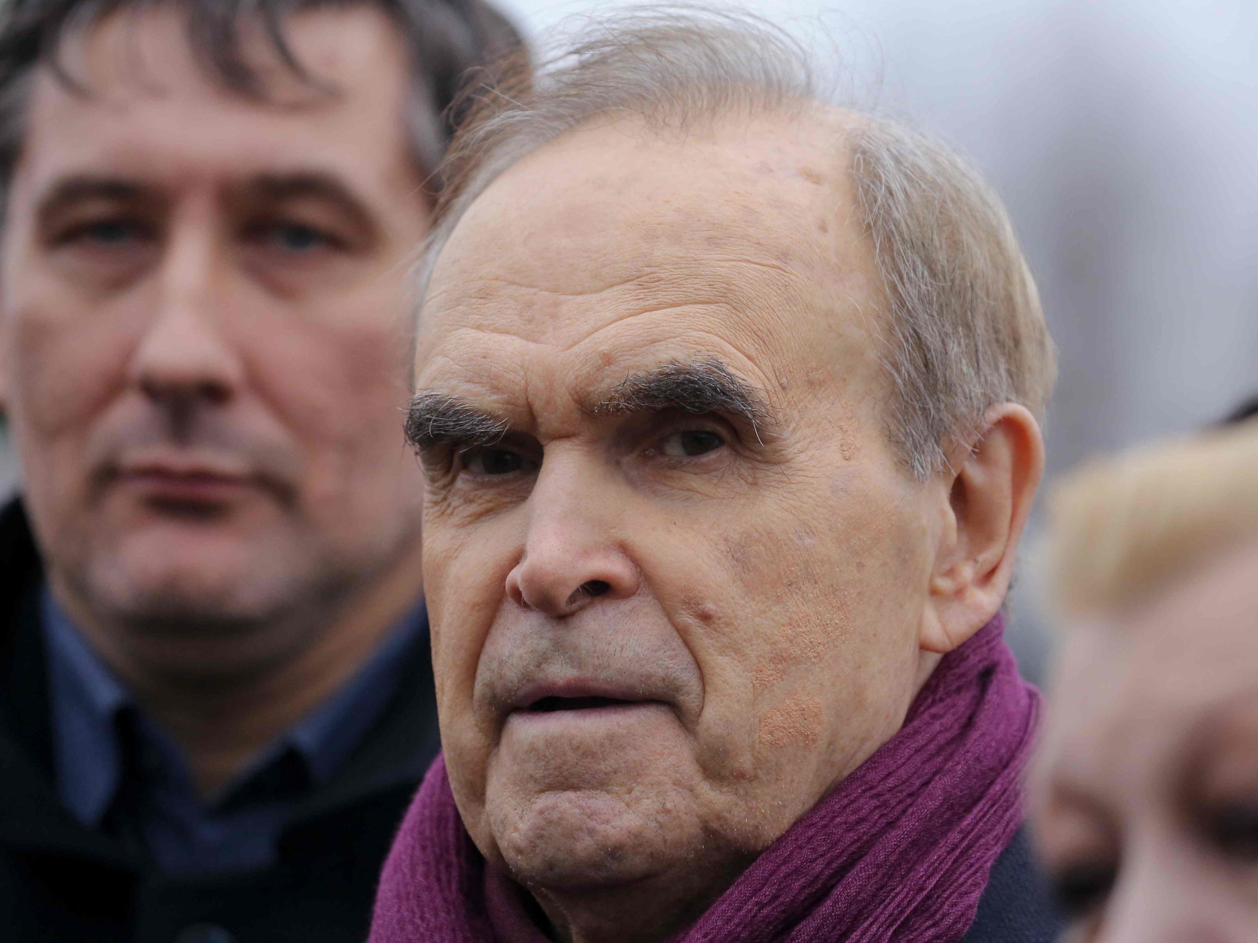 На похоронах Панфилова случилась беда: схватившись за головы люди бежали от гроба