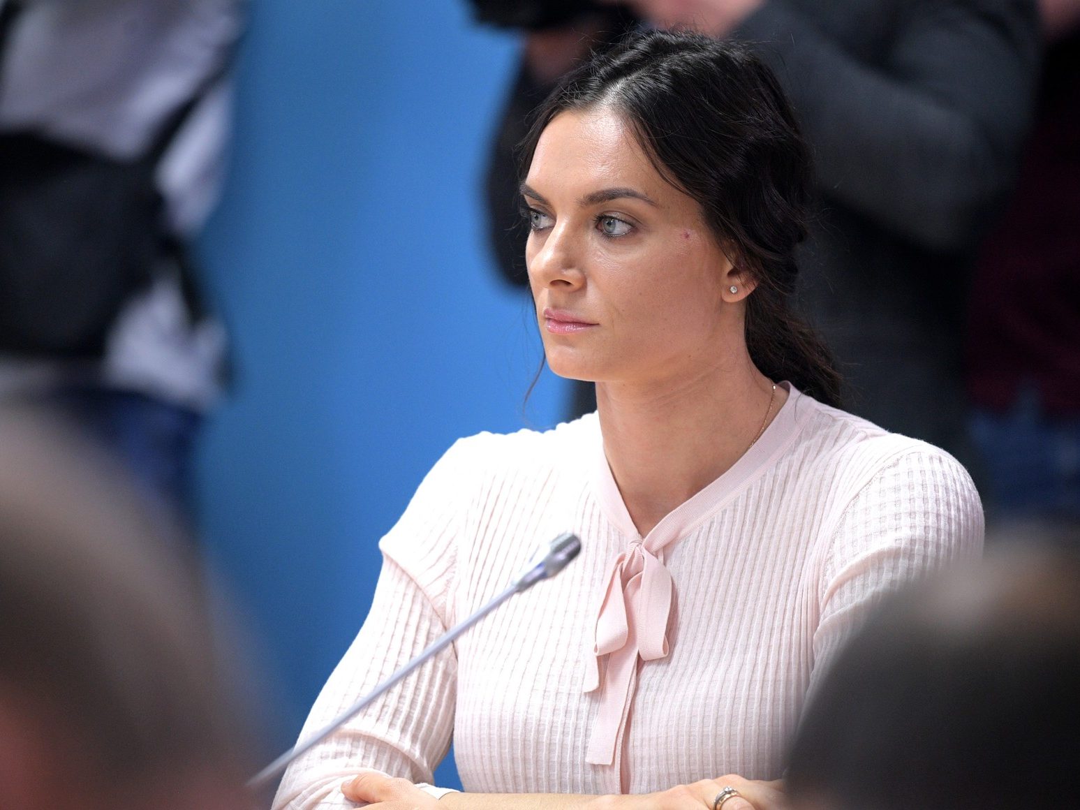 Елена Исибаева "Не поддается пониманию": Навка ввязалась в скандал с Исинбаевой