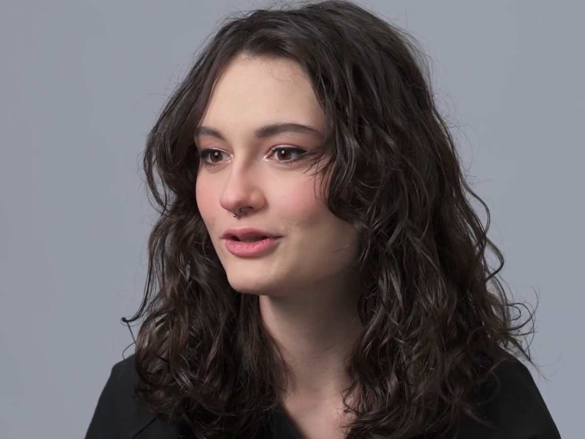 Обнаженную дочь Кончаловского обнаружили с черными пятнами и без груди: фото