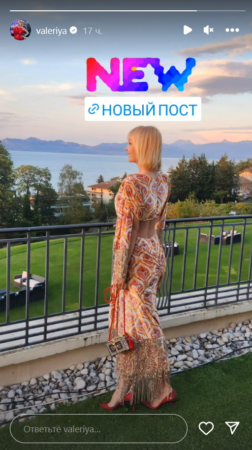 «Сочные булочки»: 55-летняя Валерия выставила упругий зад всем напоказ