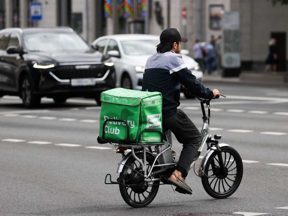 В России ожидается резкий отток трудовых мигрантов: могут взлететь цены на доставку, уборку улиц и клининг