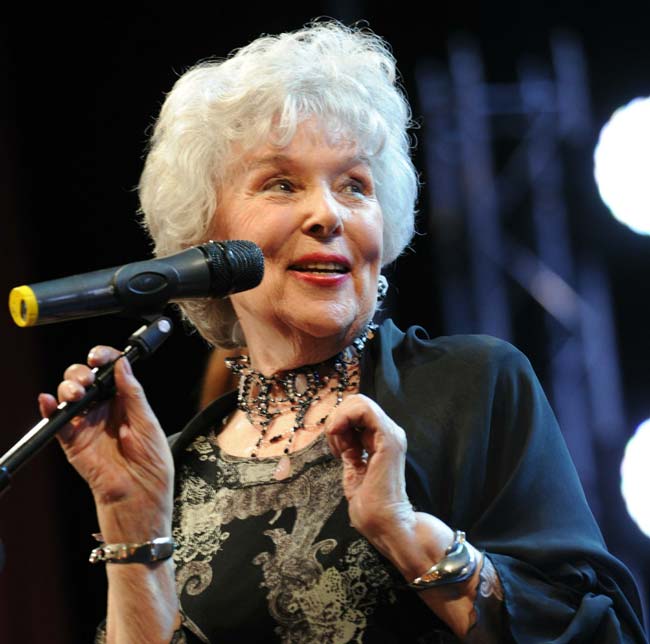 Колготкидегі үлкен өлшемді әйелдердің порносы