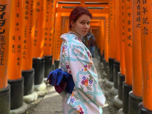 «Восхищаюсь этими размерами»: необычная дочь Якубовича выставила напоказ свои наливные яблочки