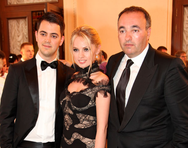 Иноагент Роднянский (справа) с сыном и Яниной