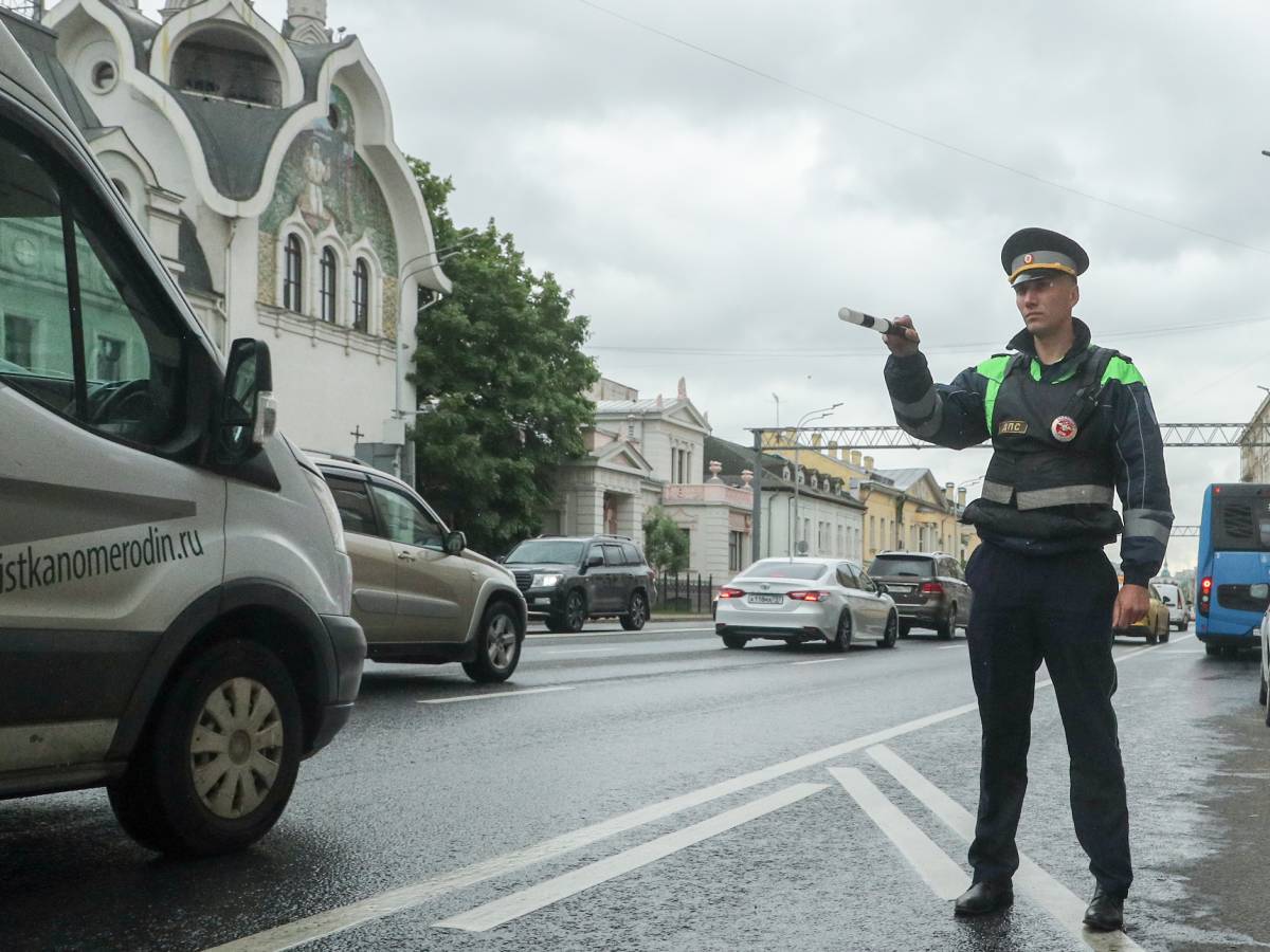 Инспектор ГИБДД