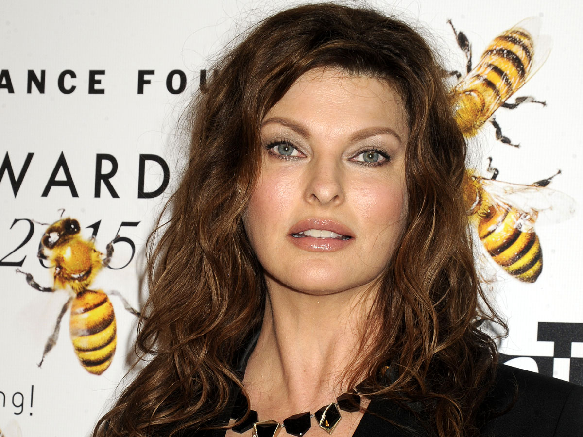 Линда Евангелиста одной ногой в могиле