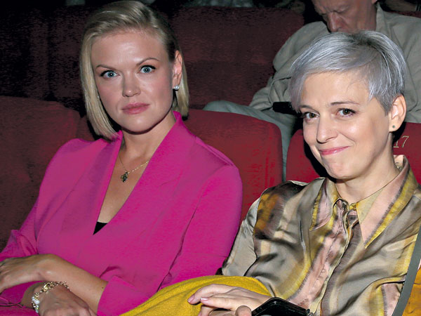 Нелли Уварова из «Не родись красивой» вышла в свет и сразила наповал: седая, волос почти не осталось