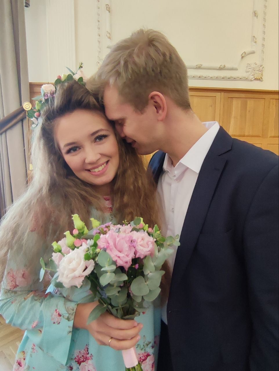Певцов пришел на свадьбу Дроздовой: актриса выглядела как клоун