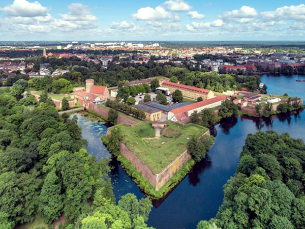 В крепости Шпандау на северо-западе Берлина сегодня открыт музей