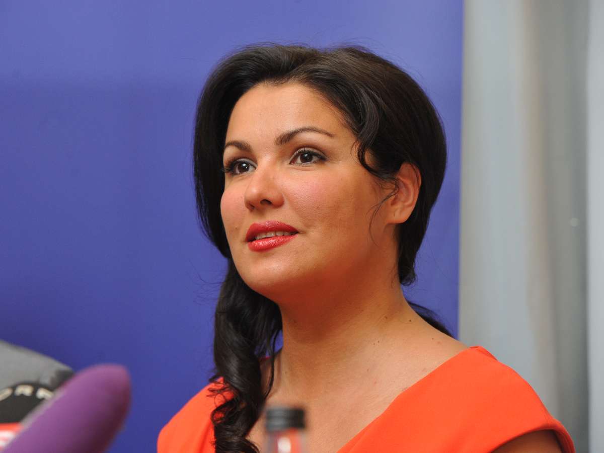 Анна Нетребко Анна Нетребко показала красавца мужчину после слухов о разводе
