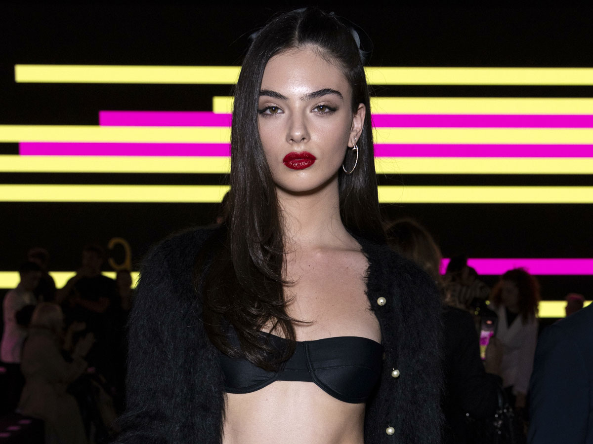 Дева Кассель